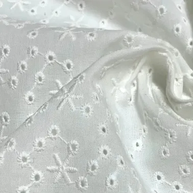 Tissu broderie anglaise étoile blanc